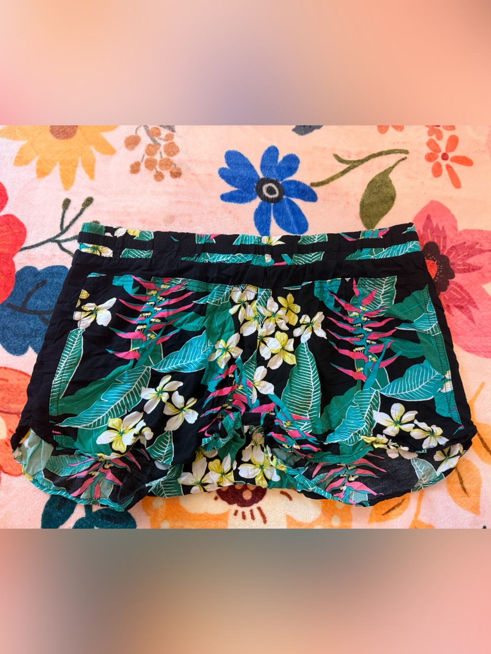 Tommy Bahama Black Tropical Floral Athletic Shorts